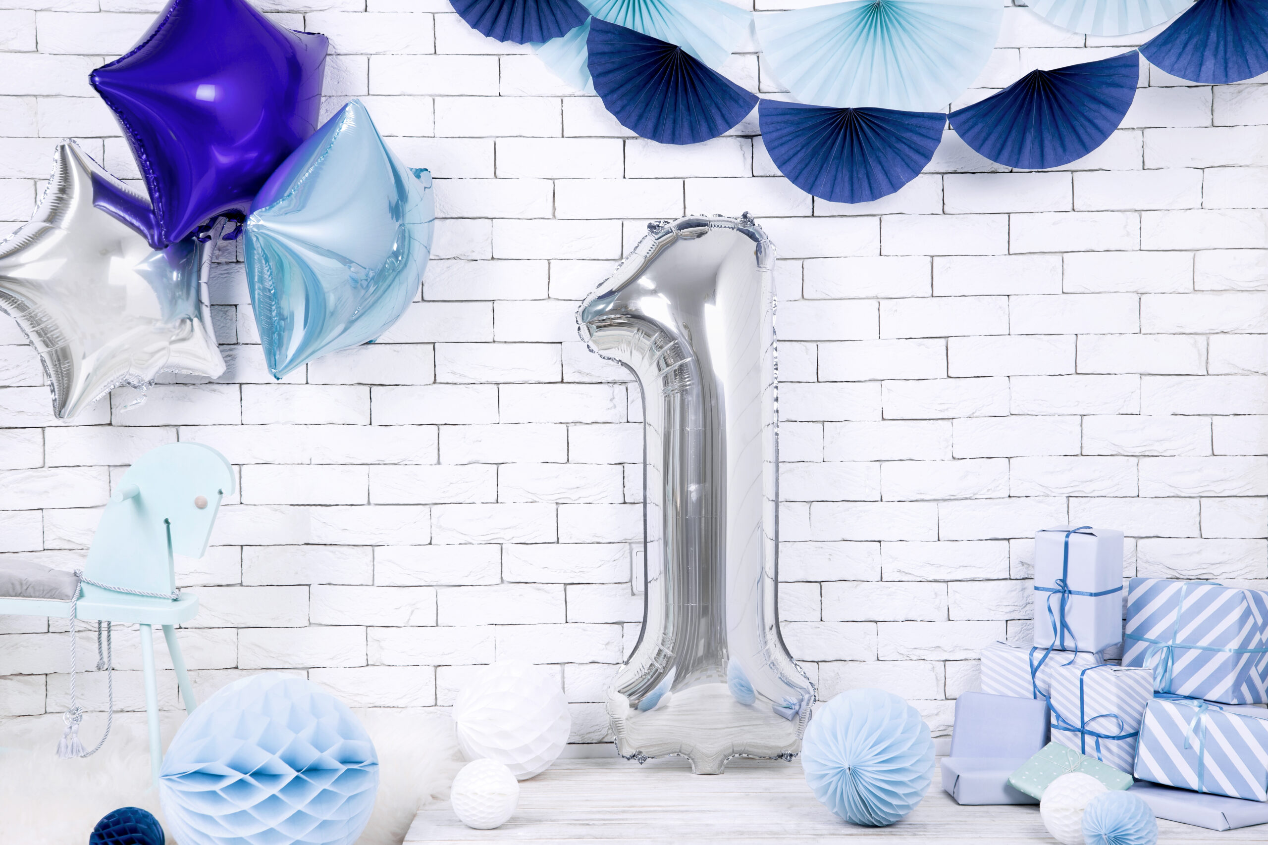Ballon Aluminium Chiffre « 1 » 86 cm Argent 1 Ballon chiffre 1 argenté de 86 cm, décoration de fête ou d’anniversaire.