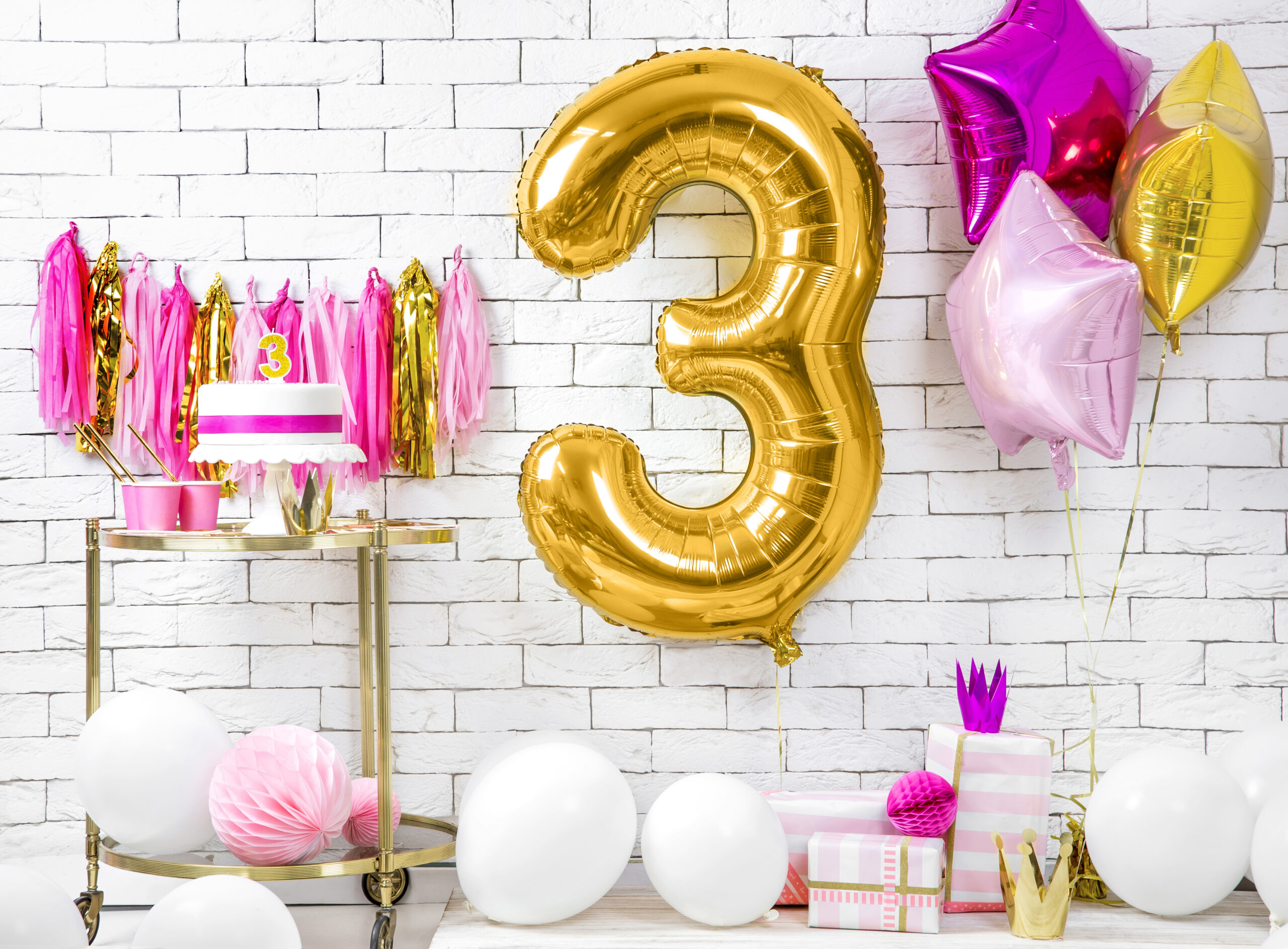 3" Aluminum Number Balloon 86 cm Gold 1 Ballon chiffre 3 doré de 86 cm, décoration de fête ou d’anniversaire.