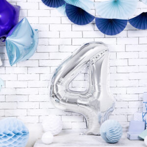 Ballon Aluminium Chiffre « 4» 86 cm Or 14 Ballon chiffre 4 argenté de 86 cm, décoration de fête ou d’anniversaire.
