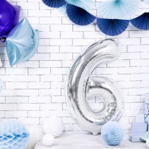 Ballon Aluminium Chiffre «6» 86 cm Or 8 Ballon chiffre 6 argenté de 86 cm, décoration de fête ou d’anniversaire.